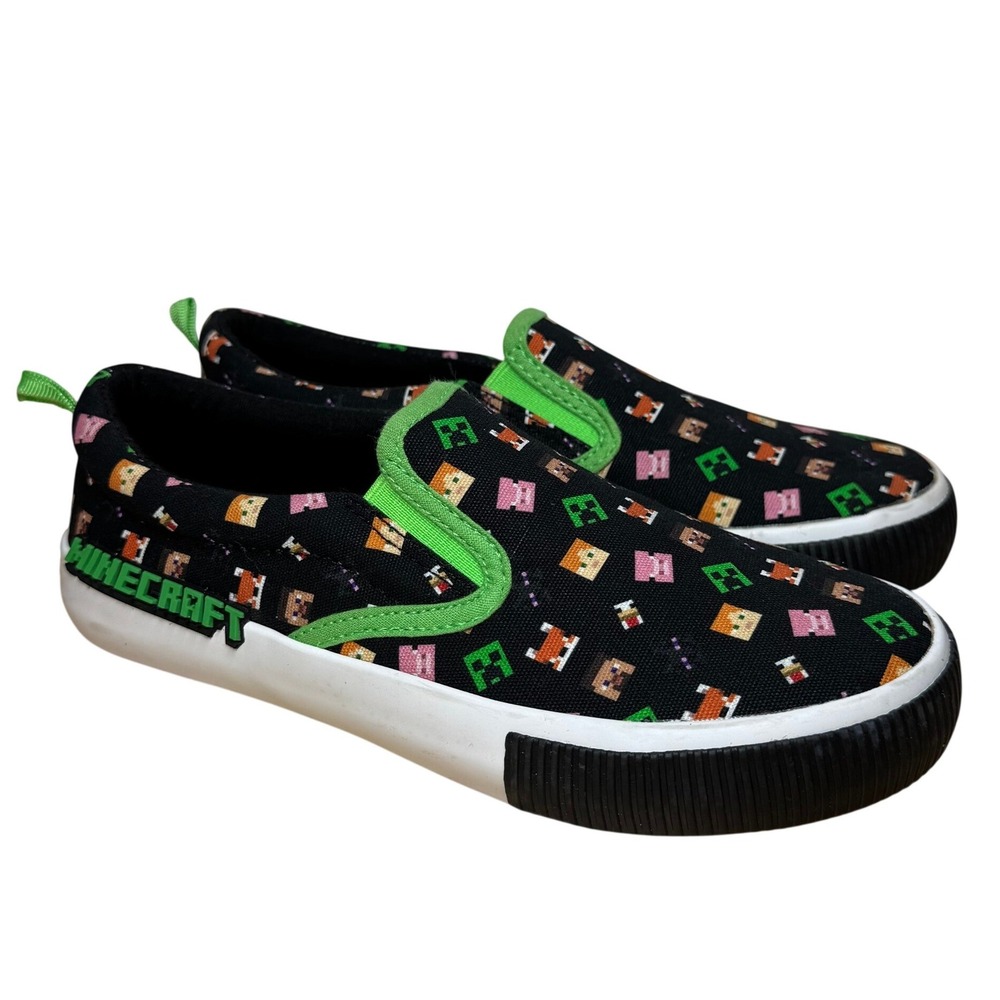 Minecraft Kids Slip On Sneakers Black Green Pixel Character Print BYMT44SG565 1
